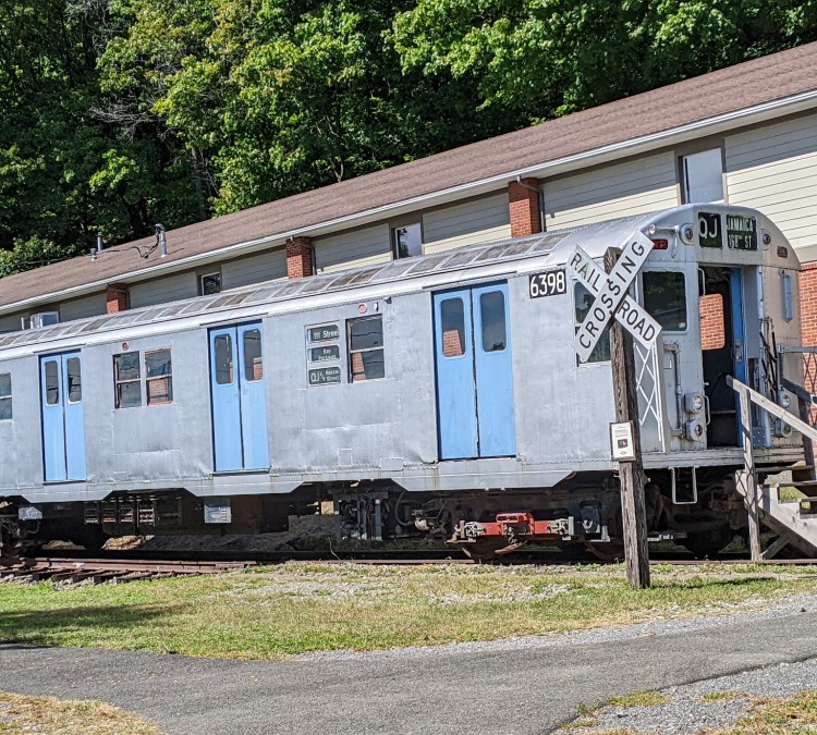 trolley-museum-of-new-york-photo